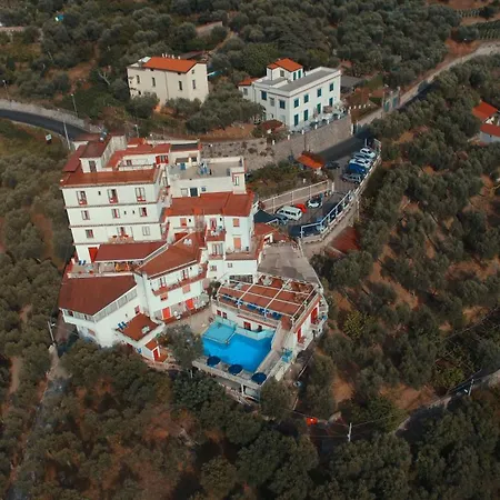 Dania Hotel 3*