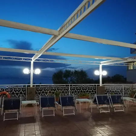 Dania Sorrento
