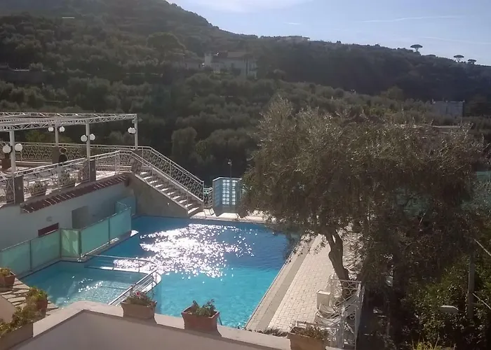 Dania Ξενοδοχείο Σορέντο