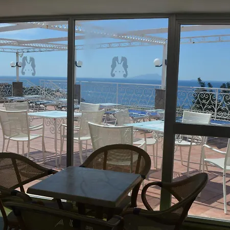 Ξενοδοχείο Dania 3*