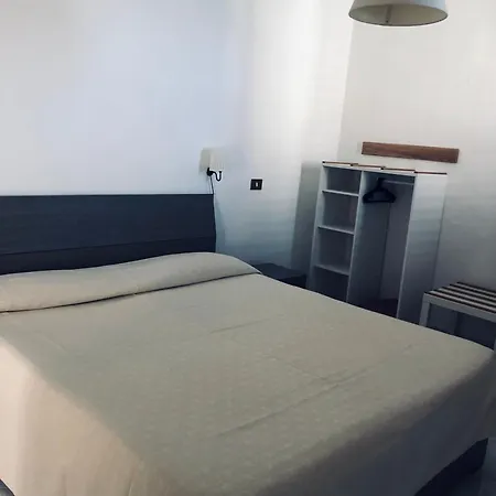 Ξενοδοχείο Dania 3*