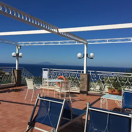 Dania Hotel 3*