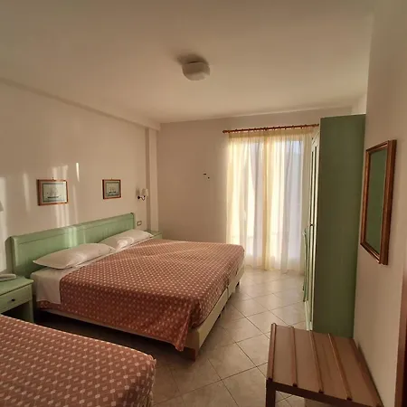 Dania Sorrento