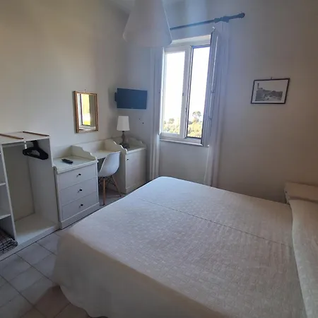 Dania Sorrento