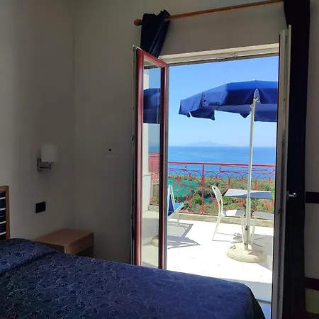 Dania Hotel 3*