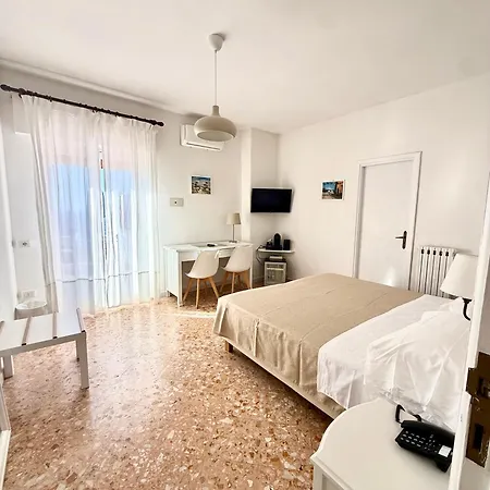 Hotel Dania 3*